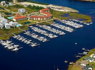 100 Spencer Farlow Dr E #9, Carolina Beach, NC 28428