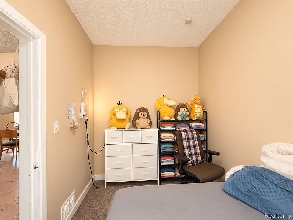 6545 W Edsel Ford Fwy, photo 12
