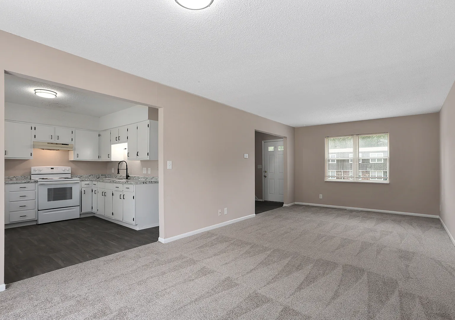 Parkwood Townhomes — Photo 2