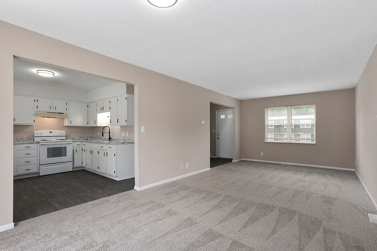 Building Photo - Parkwood Townhomes