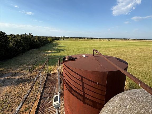 4th image of 11517 Highway 183