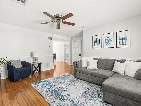4th image of 305 Salem St APT 203