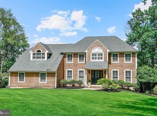 808 Joshua Ct, Moorestown, NJ 08057