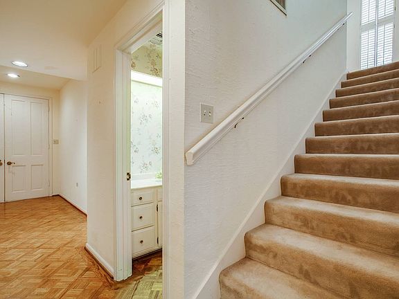 3rd image of 4001 N New Braunfels Ave APT 1626