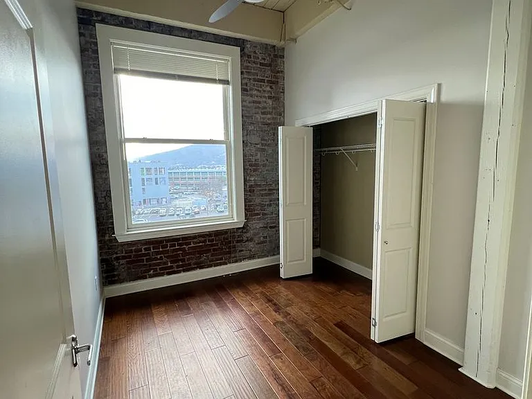 The Fleetwood Building — Photo 43