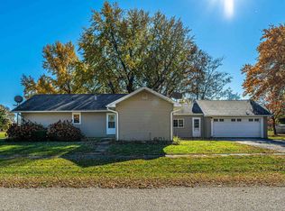 1013 Day St, Elkhart, IL 62634