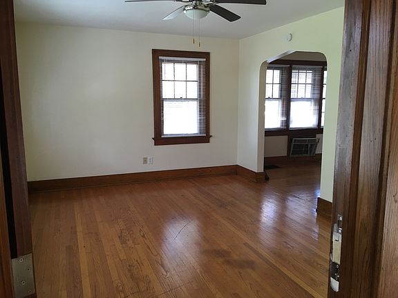 4th image of 723 Nuttman Ave #B