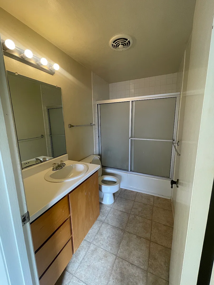 Building Photo - 1528 12th St #1528