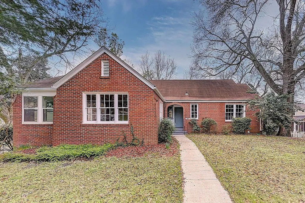 1318 Wisteria Dr — exterior photo