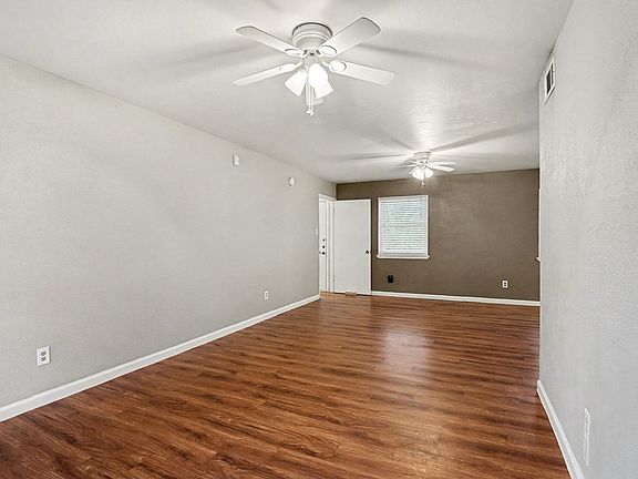 3rd image of 1202 Crane Dr