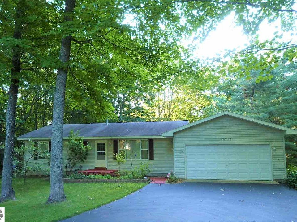 1st image of 20713 White Oak Dr