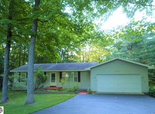 20713 White Oak Dr, Lake Ann, MI 49650