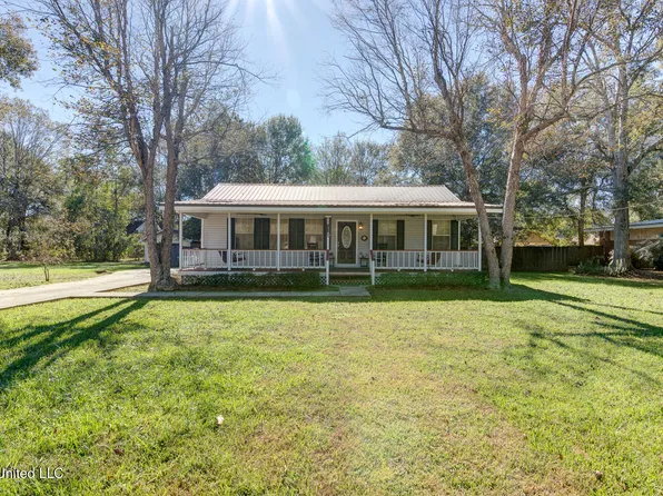 721 Stovall Ave, Picayune, MS 39466