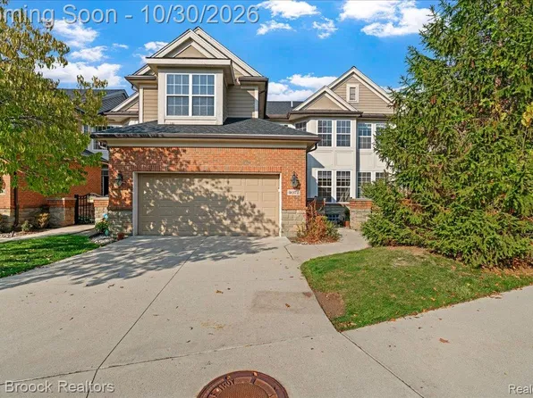 4072 Summerfield Dr, Troy, MI 48085