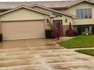 8977 Calhoun Pl, Crown Point, IN 46307