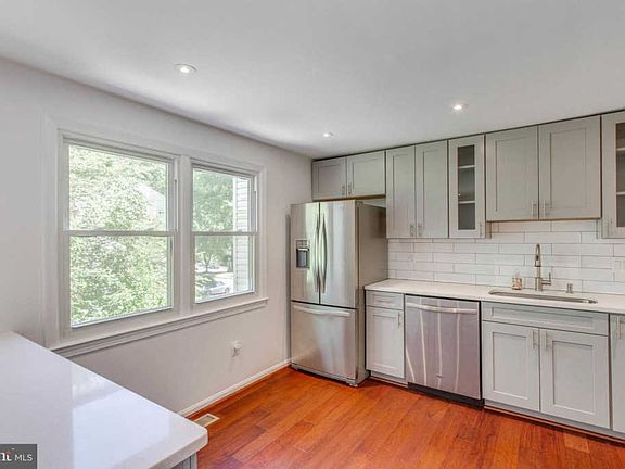 3rd image of 9068 Loreleigh Way