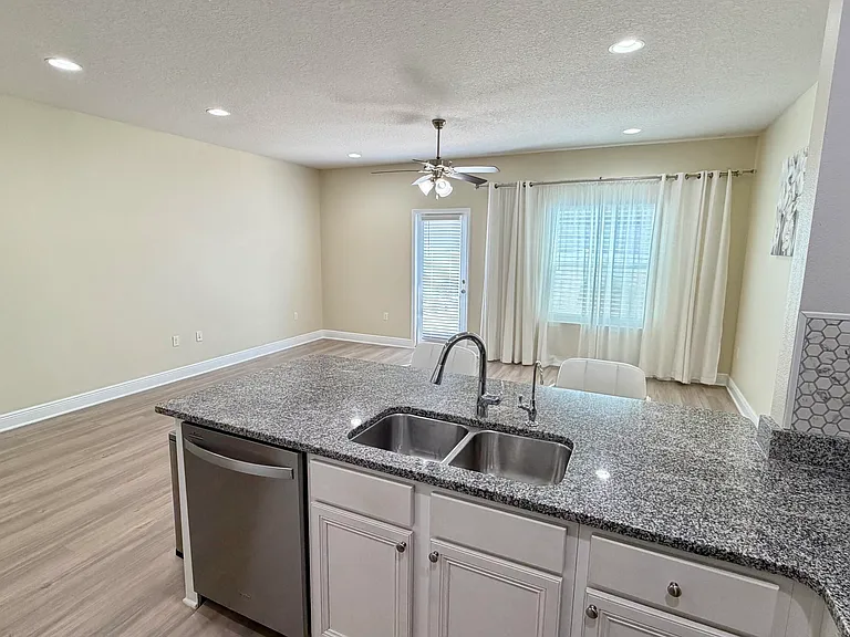 7520 Shadow Lake Dr — Photo 16