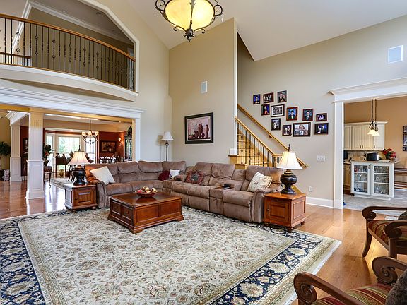 4th image of 12 Prince Of Wales Ct