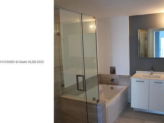 4th image of 1300 Brickell Bay Dr APT 1604