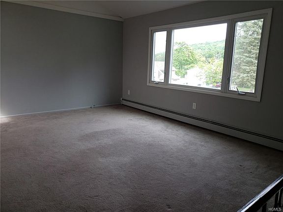 3rd image of 87 Keats Dr