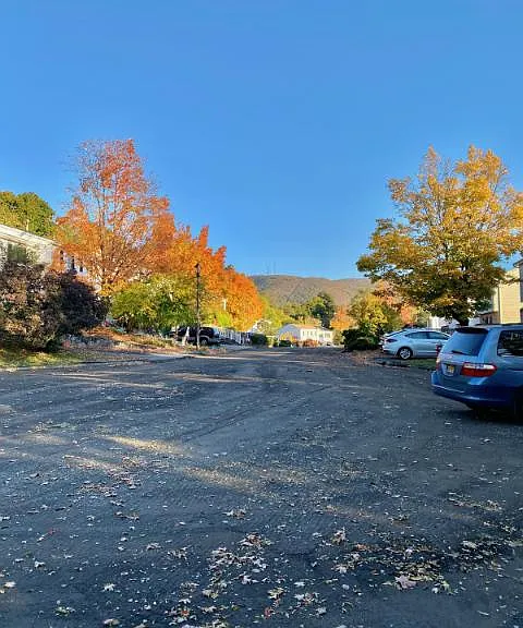 529 Harbor View Ct — Photo 2