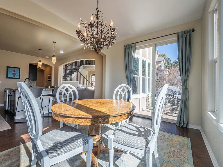 Open concept, completely connected