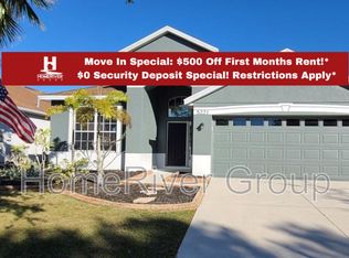 5221 Clover Mist Dr, Apollo Beach, FL 33572