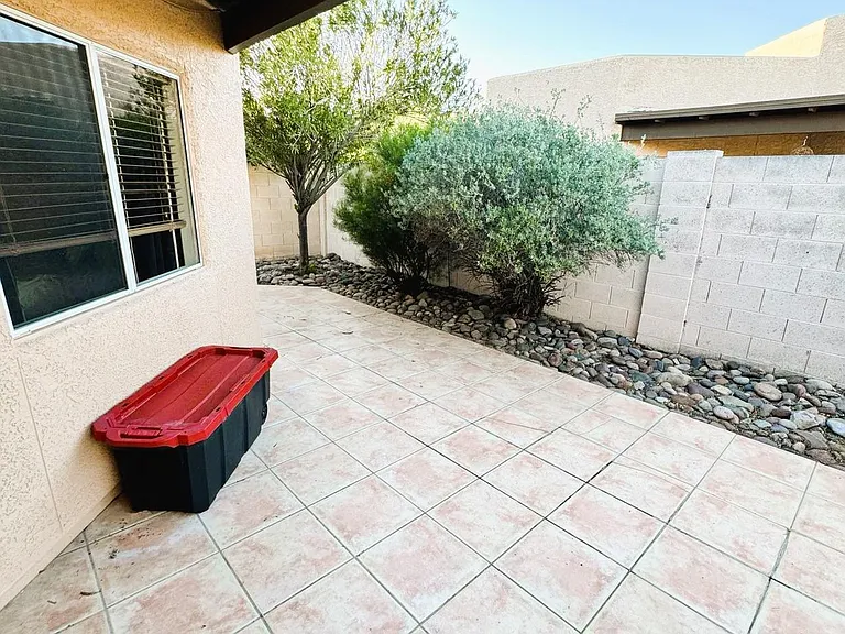 4349 E Haven Ln — Photo 27