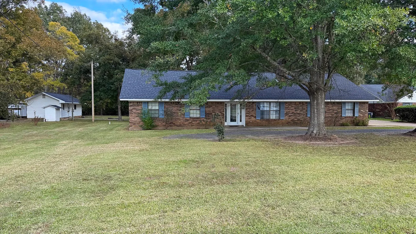 3 bed, 2014 sqft, $2,000 — Photo 3