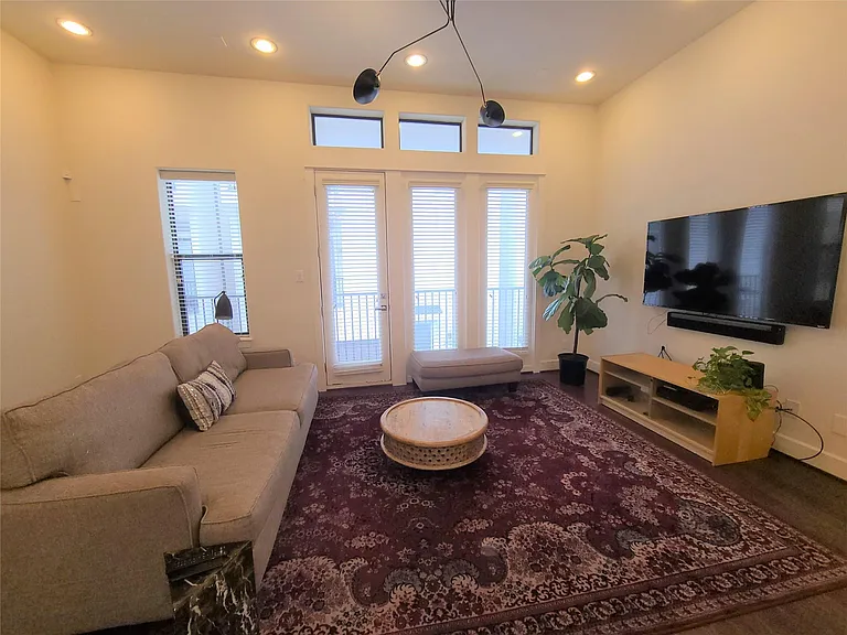 2610 Polk St — Photo 6