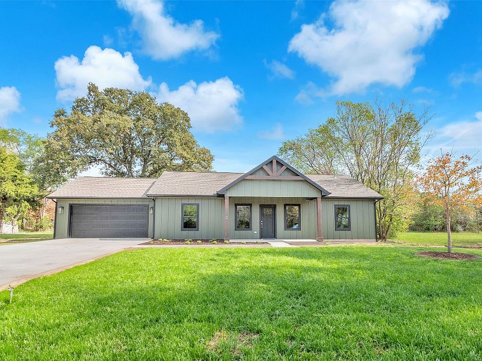1st image of 114 Garrett Ln