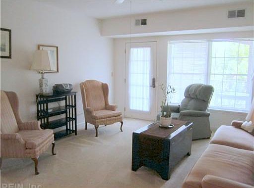 1st image of 985 Fleet Dr APT 269