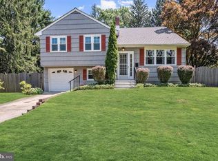 6 Kelly Ct, Mount Holly, NJ 08060