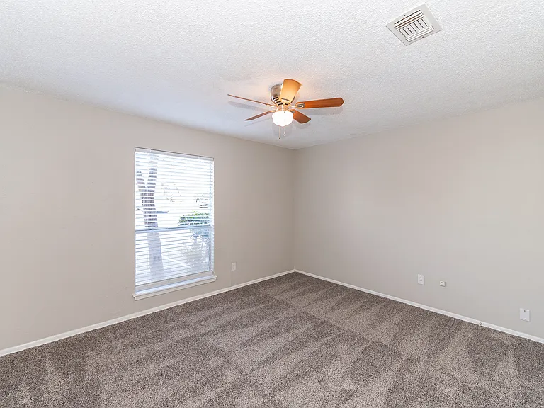 400 Rosewood apartments — Photo 13