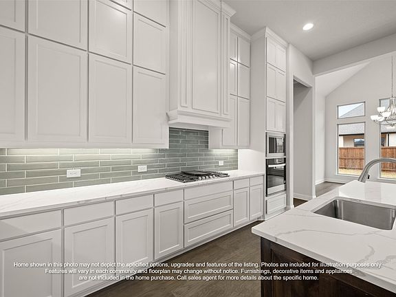 5th image of 2113 Bond St