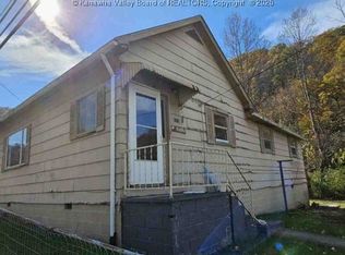 164 W Walnut Hill Rd, Logan, WV 25601