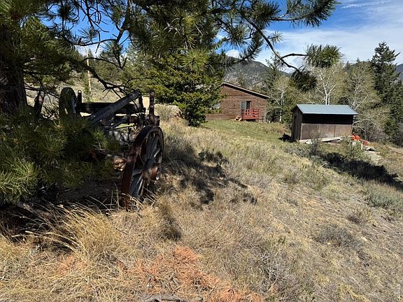 3rd image of 1241 Giant Track Rd
