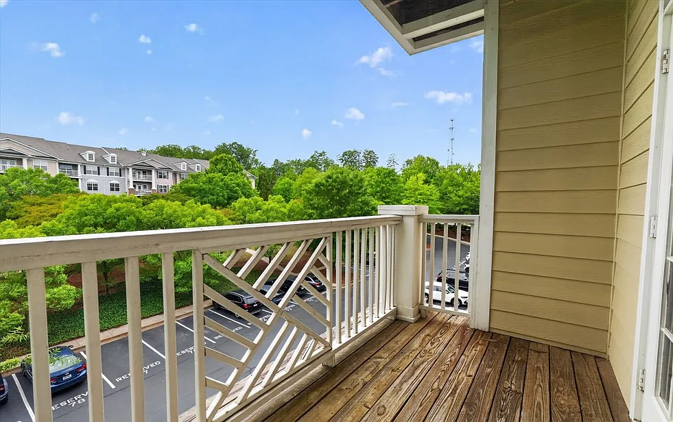 2 bed, 1253 sqft, $1,950 — Photo 4