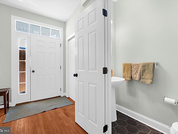 4th image of 64 Sugar Maple Rd