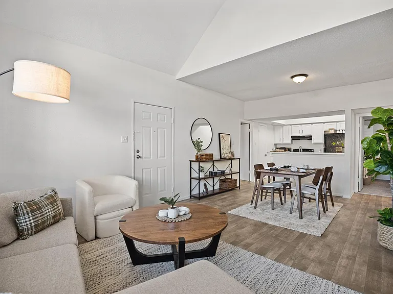 Oak City Apartments — Photo 27