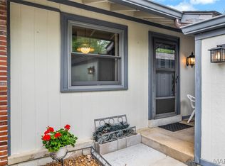 843 Knickerbacker Dr, Ballwin, MO 63021