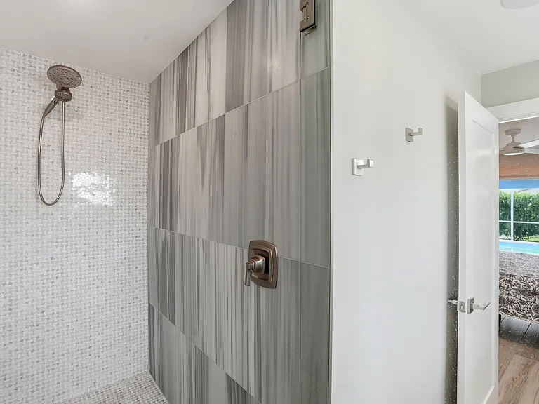 6163 Plumosa Ave — Photo 24