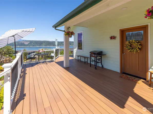 111 E Warren Drive, Union, WA 98592