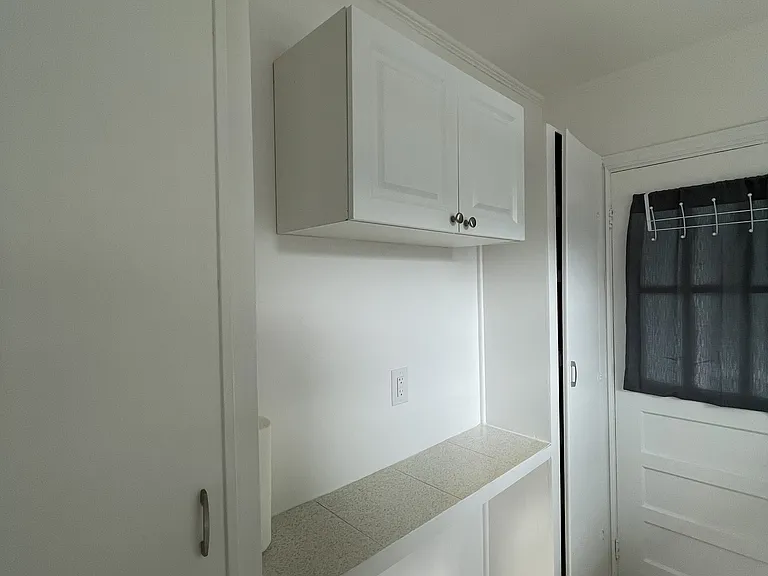 810 1st Ave NW #2 — Photo 8