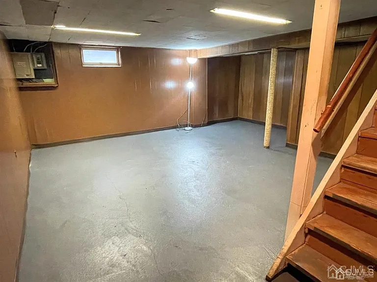 34 Cedar Ave — Photo 18