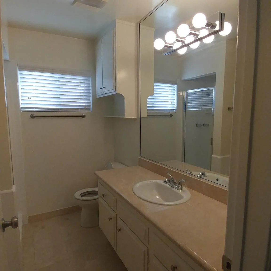 Doheny Regency — Photo 1