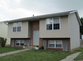 131 E 4th St, Roxana, IL 62084