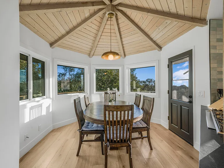 7030 Shepard Mesa Rd — Photo 10