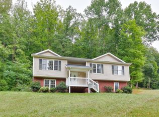 1 Horseshoe Bnd, Johnson City, TN 37604