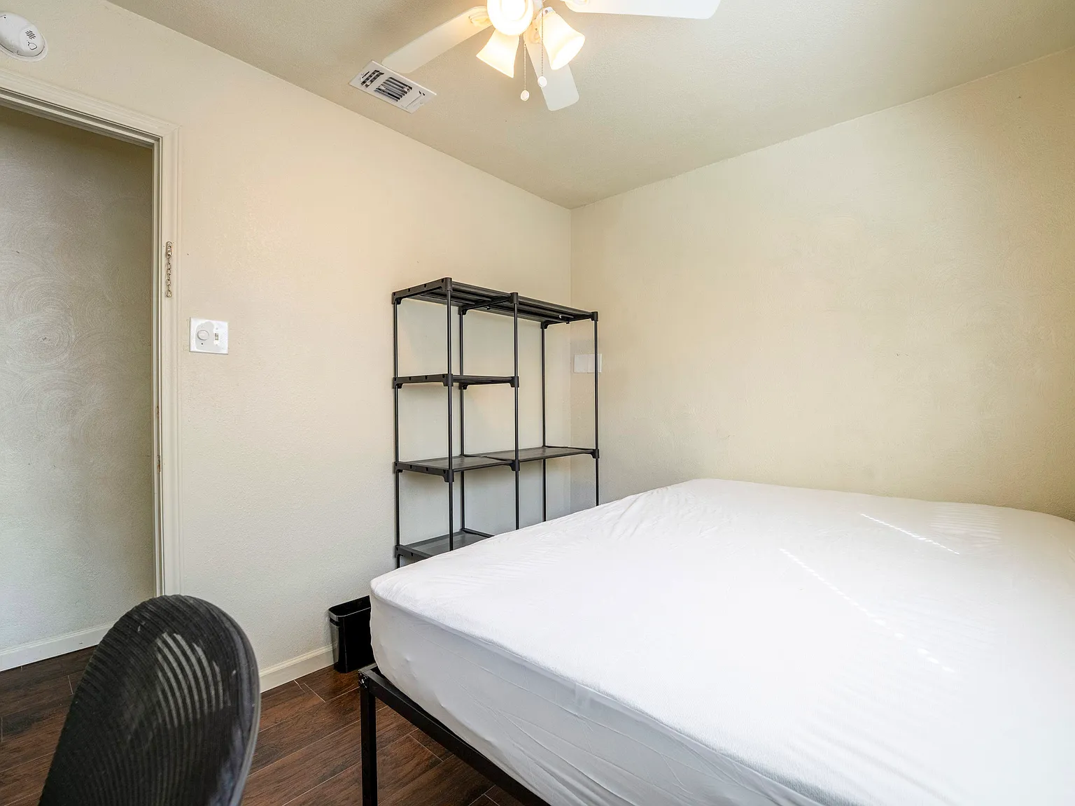4 bed, 3.0 bath, 1544 sqft, $888 — Photo 1